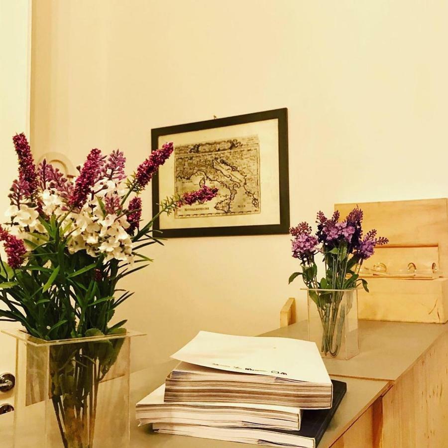 B&B Charme Centre-Ville Artistic & Literary Rooms Palermo Luaran gambar